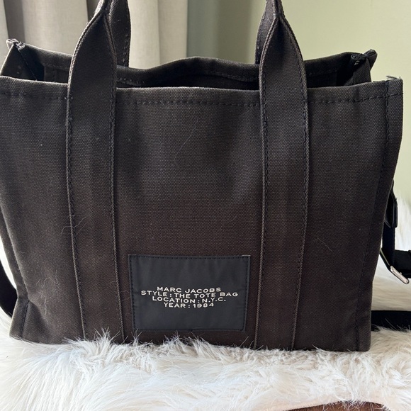 Marc Jacobs Black Messenger Bag - Picture 2 of 7